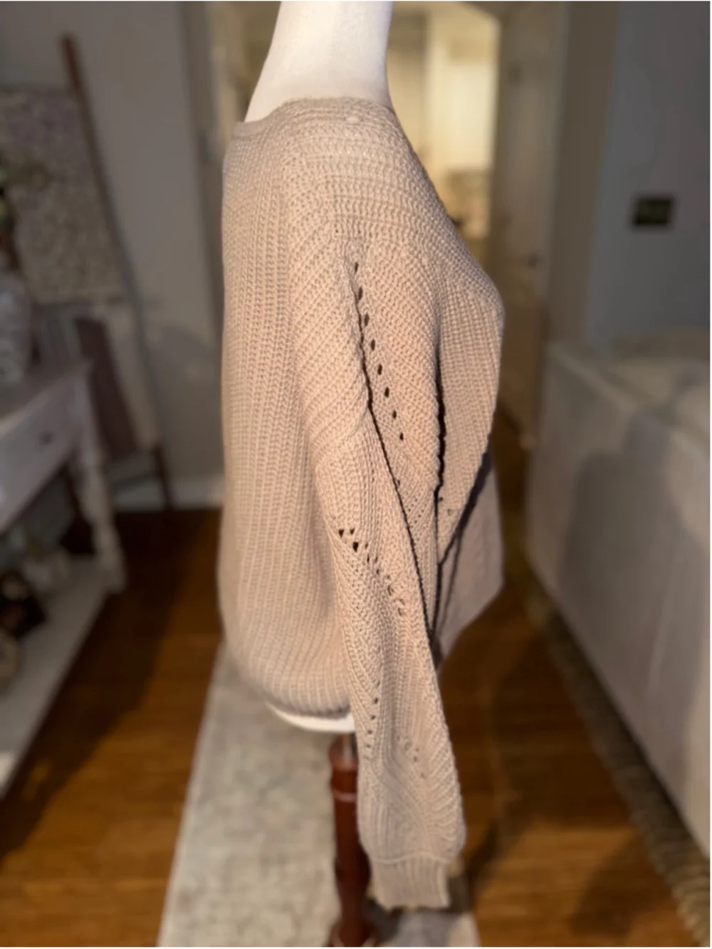 Women's Moon & Madison V-Neck Knit Sweater Beige Size M